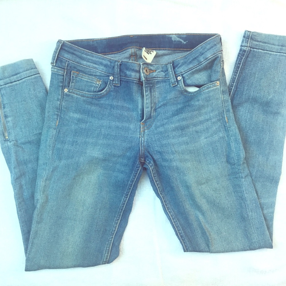 H&M Light Wash Jeans